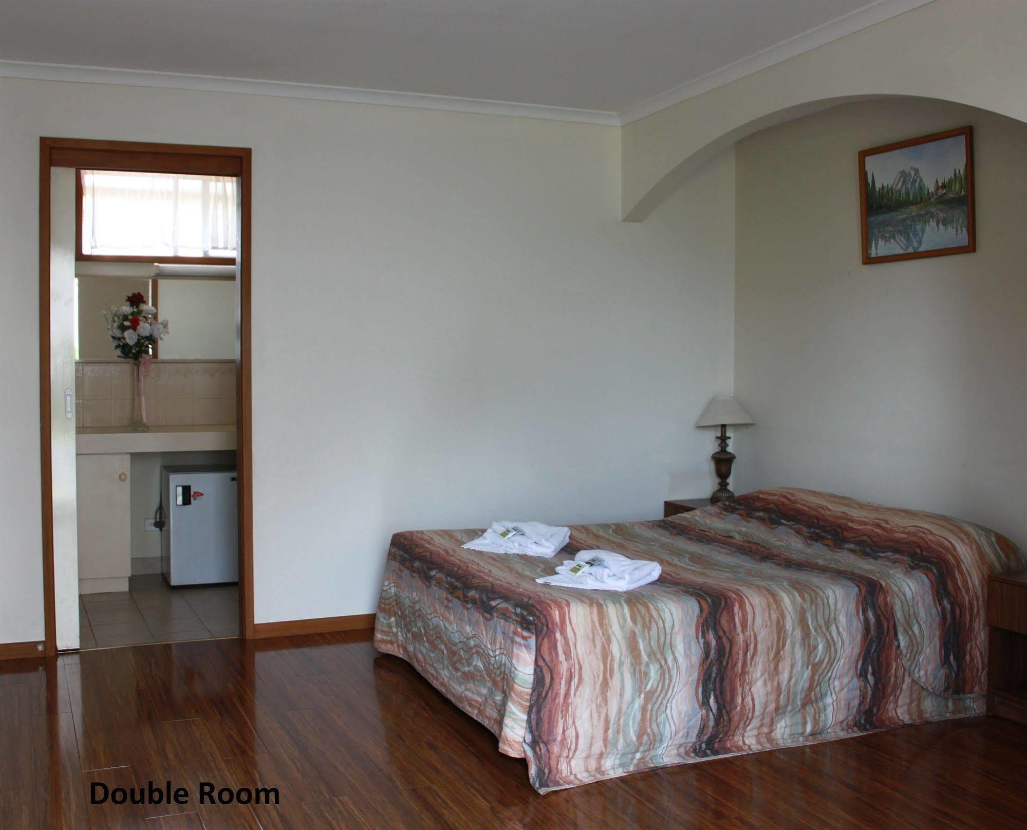 Beaconsfield Lodge Motel Exterior photo
